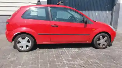 Sloopvoertuig ford fiesta (cbk) ghia van het jaar 2004 aangedreven fyjb