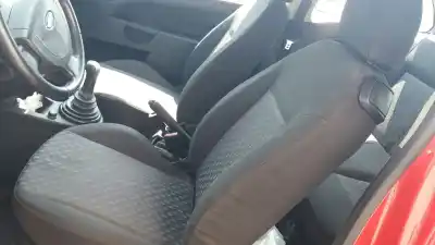 Sloopvoertuig ford fiesta (cbk) ghia van het jaar 2004 aangedreven fyjb