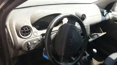 Veículo de Sucata ford fiesta (cbk) ambiente do ano 2003 alimentado f6ja