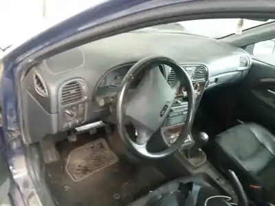 Véhicule à la ferraille volvo s40 berlina 2.0 t de l'année 2000 alimenté b4204t2