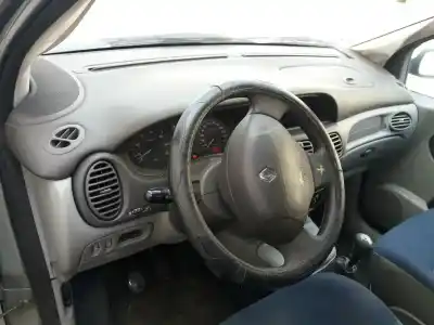 Scrapping Vehicle renault scenic (ja..) 1.6 16v authentique (ja0b/11) of the year 2001 powered k4m a7