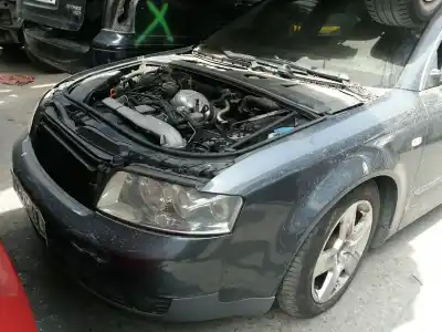 Vehículo de desguace AUDI A4 AVANT (8E) 2.5 TDI (120kW) del año 2003 con motor BCZ