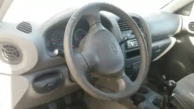 Veículo de Sucata hyundai santa fe (sm) 2.0 gls crdi 4x4 do ano 2003 alimentado d4ea