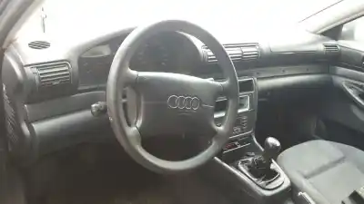 Véhicule à la ferraille audi a4 berlina (b5) 1.8 de l'année 1995 alimenté adr
