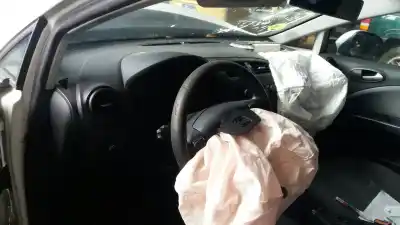 Veículo de Sucata seat leon (1p1) reference do ano 2010 alimentado cay