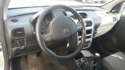 Veicolo di demolizione opel corsa c cosmo dell'anno 2004 alimentato z13dt