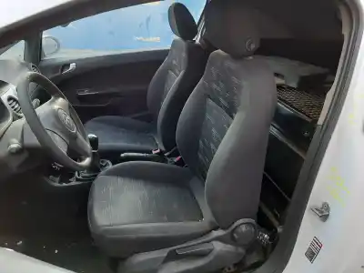 Sloopvoertuig opel corsa e expression van het jaar 2014 aangedreven a13dtc