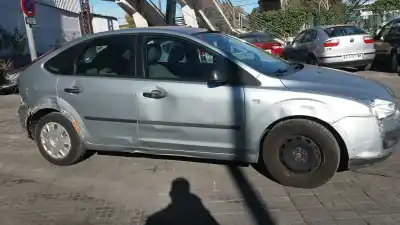 Veículo de Sucata ford focus berlina (cap) ghia do ano 2005 alimentado g8da