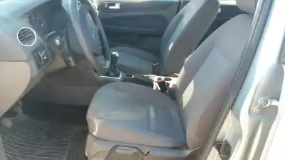 Veículo de Sucata ford focus berlina (cap) ghia do ano 2005 alimentado g8da