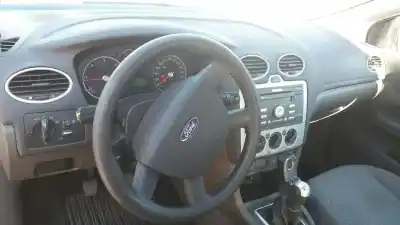Veículo de Sucata ford focus berlina (cap) ghia do ano 2005 alimentado g8da