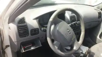 Veicolo di demolizione hyundai accent (lc) gl 4p dell'anno 2005 alimentato g4ea