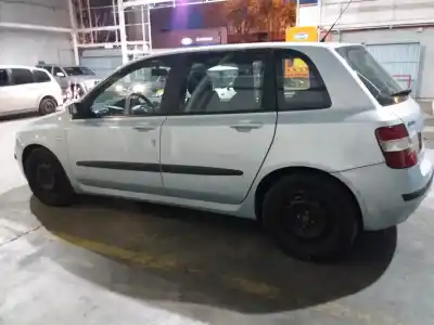 Scrapping Vehicle fiat stilo (192_) 1.6 16v (192_xb1a) of the year 2002 powered 182b6000