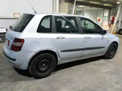 Scrapping Vehicle fiat stilo (192_) 1.6 16v (192_xb1a) of the year 2002 powered 182b6000
