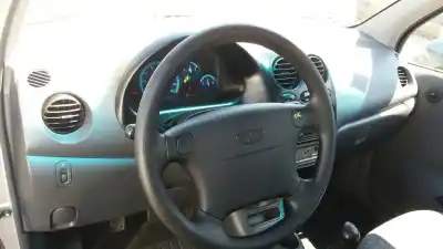 Veículo de Sucata daewoo matiz cd do ano 2002 alimentado f8cv