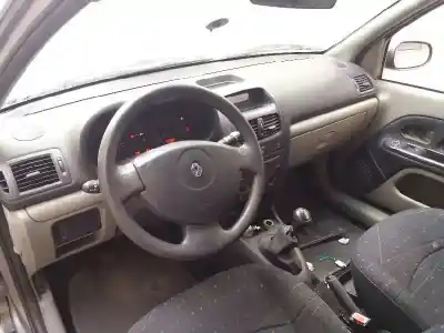 Здавання транспортного засобу renault clio ii fase ii (b/cb0) authentique року 2002 потужний k9k a7