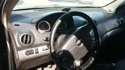 Veículo de Sucata chevrolet aveo ls do ano 2006 alimentado 