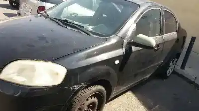 Veículo de Sucata chevrolet aveo ls do ano 2006 alimentado 