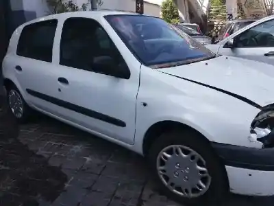 Veículo de Sucata renault clio ii fase i (b/cbo) 1.2 do ano 1999 alimentado d7f720
