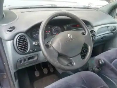 Scrapping Vehicle renault megane i scenic (ja0) 1.9 turbodiesel of the year 1996 powered f8q 57