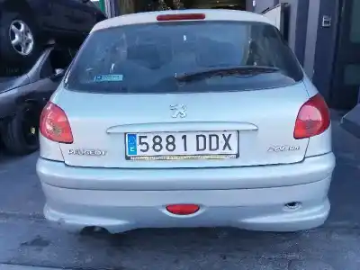 Sloopvoertuig peugeot 206 4-trg. xt van het jaar 2004 aangedreven 8hz