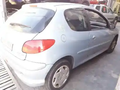 Sloopvoertuig peugeot 206 4-trg. xt van het jaar 2004 aangedreven 8hz
