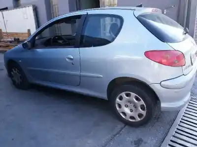 Sloopvoertuig peugeot 206 4-trg. xt van het jaar 2004 aangedreven 8hz