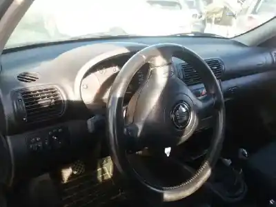 Sloopvoertuig seat leon (1m1) signo van het jaar 2004 aangedreven asz