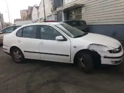 Sloopvoertuig seat toledo ii (1m2) 2.3 v5 20v van het jaar 2002 aangedreven aqn
