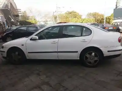 Sloopvoertuig seat toledo ii (1m2) 2.3 v5 20v van het jaar 2002 aangedreven aqn