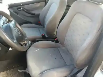 Здавання транспортного засобу seat leon (1m1) signo року 2000 потужний akl