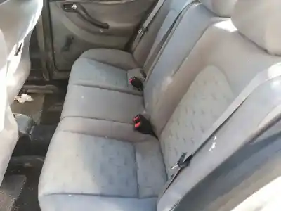 Здавання транспортного засобу seat leon (1m1) signo року 2000 потужний akl