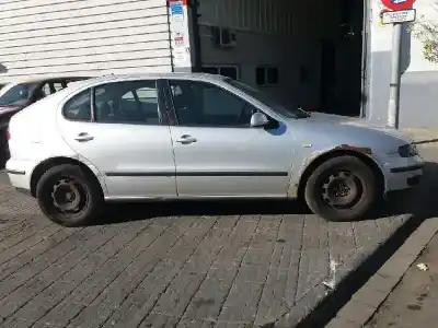 Здавання транспортного засобу seat leon (1m1) signo року 2000 потужний akl