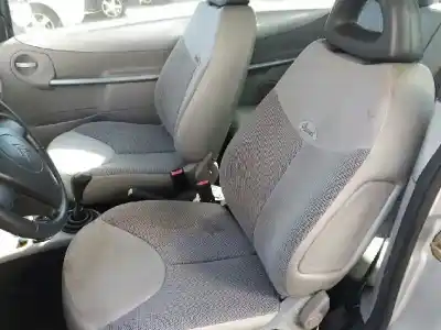 Veículo de Sucata citroen c3 pluriel 1.4 do ano 2003 alimentado kfv