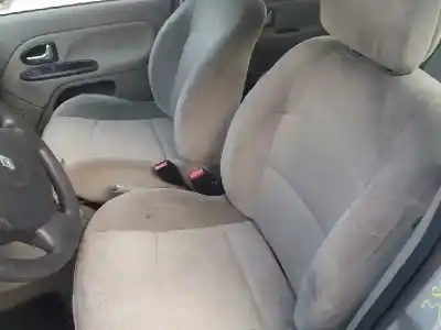 Здавання транспортного засобу renault clio ii fase ii (b/cb0) authentique року 2003 потужний k9k a7