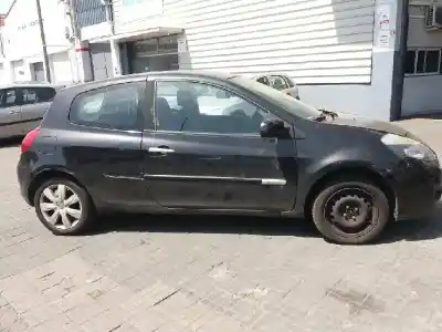 Veículo de Sucata renault clio iii emotion do ano 2009 alimentado k9k t7