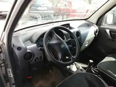 Veículo de Sucata peugeot partner (s1) combispace do ano 2001 alimentado rhy Veículo de Sucata peugeot partner (s1) combispace do ano 2001 alimentado rhy