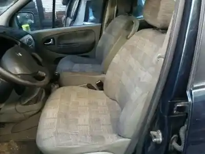 Scrapping Vehicle renault scenic (ja..) 1.9 dci authentique of the year 2002 powered f9q k7