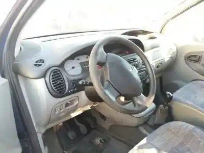 Scrapping Vehicle renault scenic (ja..) 1.9 dci authentique of the year 2001 powered f9qk7