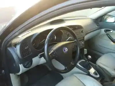 Veicolo di demolizione saab 9-3 berlina 2.2 s tid dell'anno 2002 alimentato d223l