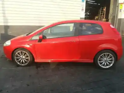Veicolo di demolizione FIAT GRANDE PUNTO (199_) 1.3 D MULTIJET (199.AXD11, 199.AXD1A, 199.AXD1B,... dell'anno 2007 alimentato 199A3000