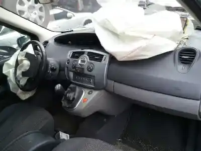 Veículo de Sucata renault grand scenic jmj4 do ano 2007 alimentado f9q818