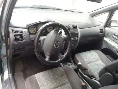 Veículo de Sucata mazda premacy (cp) td active do ano 2002 alimentado rf