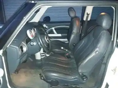 Здавання транспортного засобу mini mini (r50, r53) cooper року 2004 потужний  Здавання транспортного засобу mini mini (r50, r53) cooper року 2004 потужний