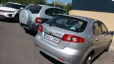 Vehicul casat chevrolet lacetti cdx al anului 2005 alimentat f16d3