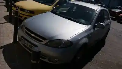 Vehicul casat chevrolet lacetti cdx al anului 2005 alimentat f16d3