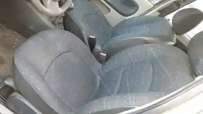 Здавання транспортного засобу renault clio ii fase ii (b/cb0) authentique року 2003 потужний k9k a7