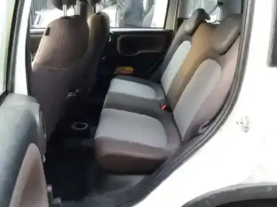 Véhicule à la ferraille fiat panda (319) cross de l'année 2015 alimenté 330a1000