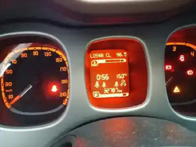 Véhicule à la ferraille fiat panda (319) cross de l'année 2015 alimenté 330a1000