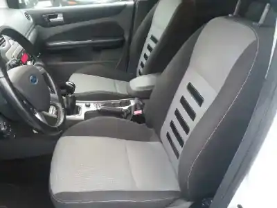 Véhicule à la ferraille ford focus lim. (cb4) trend de l'année 2010 alimenté hhda