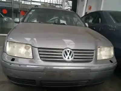 Vehículo de desguace VOLKSWAGEN BORA BERLINA (1J2) Conceptline del año 2002 con motor ATD